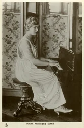 Princesa María del Reino Unido, c1910s