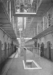 Prisioneros yendo a cenar, prisión de Wormwood Scrubs, Londres, c1903