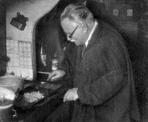 Prosper Montagne, chef y autor francés, 1932