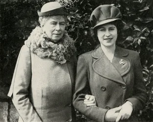 Reina María con la Princesa Isabel