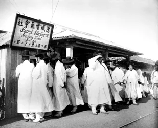 Cola para boletos de tren, Seúl, Corea, 1900
