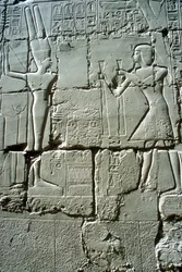 Relieve de Ramsés II ofreciendo al dios de la fertilidad Min, Templo de Amón, Karnak, Egipto