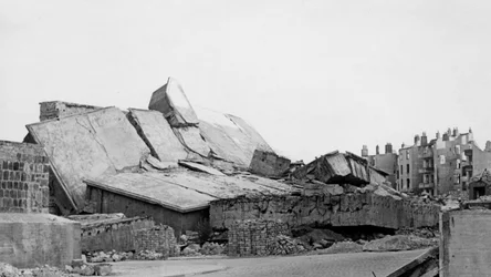 Restos de un refugio de submarinos, Kiel, Alemania, c1945-c1965