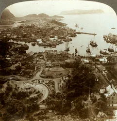 Restaurando una ciudad quemada - Aalesund, un puerto isleño y mercado importante de bacalao, Noruega, c1905