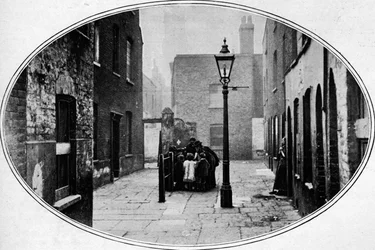 Listo para el desalojo, Londres, c. 1901