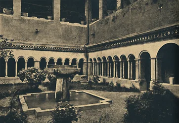 Roma - Claustros de SS. Quattro Coronati en la Colina Caeliana. Construido en 1113, 1910