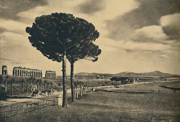 Roma - Vía Apia Nueva - Ruinas del Acueducto de Claudio. Las Colinas Albanas, 1910