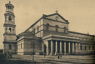 Roma - Pórtico lateral y campanario de la Basílica de San Pablo Extramuros, 1910