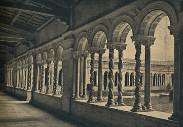 Roma - San Pablo Extramuros - Claustro del Monasterio de los Monjes Benedictinos