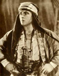 Rudolph Valentino en El Jeque, 1921, 1935