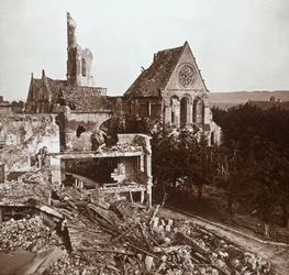 Iglesia en ruinas, Vauxaillon, norte de Francia, c1914-c1918