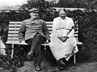 Líder bolchevique ruso Vladimir Lenin y Nadezhda Krupskaya, Gorki, URSS, 1922