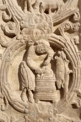 Basílica de Saint Denis. Portal central. Calendario agrícola