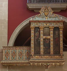 Santuario (El Miracle). La iglesia. Interior. El órgano. Construcción de madera policromada. Tres pinturas sobre lienzo (?). 1593.