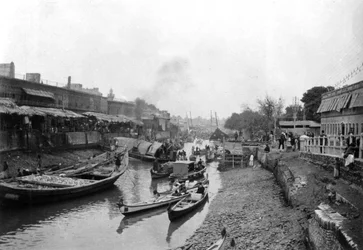 Escena desde el puente Whitely, Ashar, Irak, 1917-1919