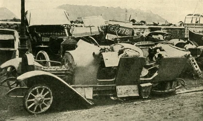 ¡Desguazado! Automóviles destrozados capturados a los alemanes, Primera Guerra Mundial