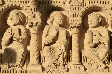 Esculturas. Puerta de la entrada sur. Catedral de San Esteban.