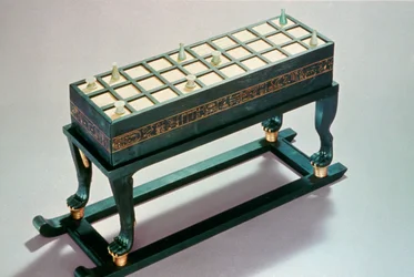 Tablero de juego Senet, de la tumba de Tutankamón, XVIII Dinastía