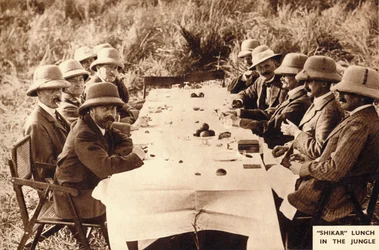 Almuerzo de caza en la jungla, 1911-1935