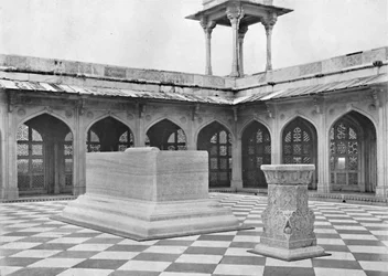 Sikandra. La Tumba de Akbar. Monumento en el Techo, c1910