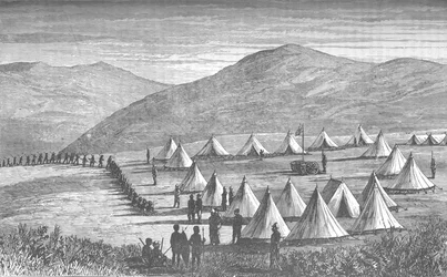 Campamento de Sir Garnet Wolseley en Ulundi: Zulus entregando sus armas, c1880