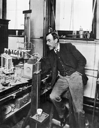 Sir William Ramsay, químico escocés, c 1900