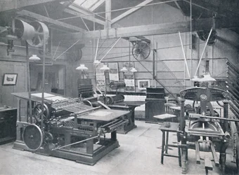 Fundación Escuela St. Bride. Sala de máquinas de impresión tipográfica, 1917