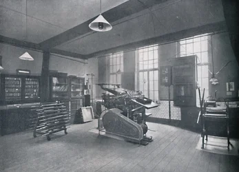 Escuela de la Fundación St. Bride. Sala de impresión offset, 1917