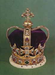 La Corona de San Eduardo con la que se corona al Soberano, 1953