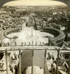 Plaza de San Pedro desde la cúpula de la Basílica de San Pedro, Roma, Italia