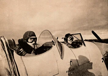 Inicio de un vuelo de instrucción en un Miles Magister. El alumno está en la cabina trasera, 1940