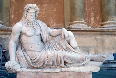 Estatua, Corte de la Piña, Vaticano, Roma