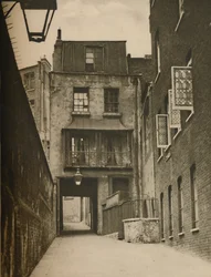 Strand Lane y la Entrada al Baño Romano, c1935