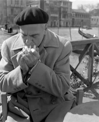 El editor Wallace DeWitt - Venecia - 1948
