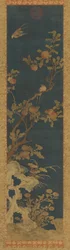 Tapiz: pájaros, melocotonero, rocas y flores sobre fondo azul, dinastía Qing, 1644-1911
