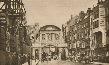 Temple Bar: El límite de la ciudad en el Strand en el año 1878, c1935