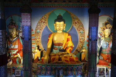 Templo de los Mil Budas Dashang Kagyu Ling congregación, Buda Shakyamuni, La Boulaye, Francia