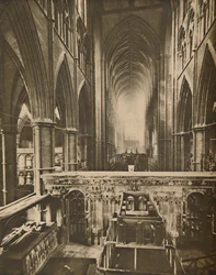 El gran interior de la abadía: mirando al oeste desde la capilla del confesor, c1935