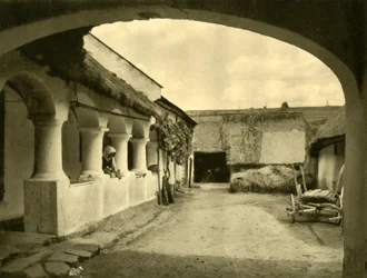 El Arkadenhof, Oberschützen, Burgenland, Austria, c. 1935