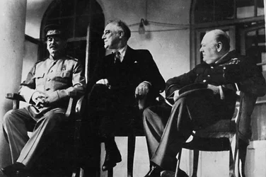 Los Tres Grandes se reunieron en Teherán, 1943, 1945