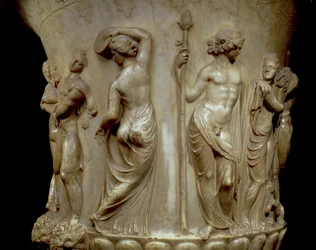 El Cráter o Jarrón Borghese, detalle del relieve que representa a Dionisio y sus ménades, griego, Neo-Ático, finales del siglo II a.C. (mármol)