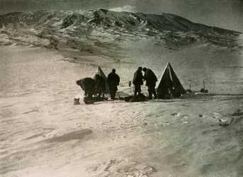 El campamento a 7000 pies en el Monte Erebus