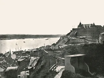 La Ciudadela y el río San Lorenzo, Quebec, Canadá, 1895