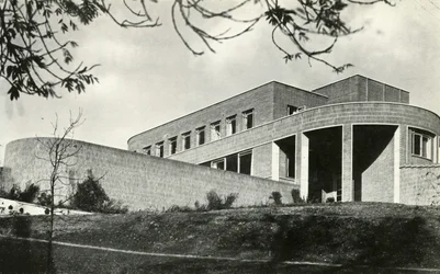 El idioma contemporáneo Casa de ladrillo en Hampstead, Londres, 1941