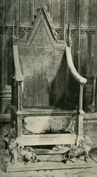 La silla de la coronación que contiene la antigua piedra, 1902