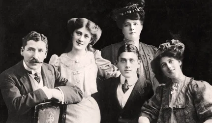 La Familia Dare, principios del siglo XX