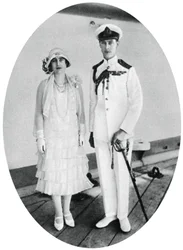 El Duque y la Duquesa de York a bordo del HMS Renown, Malta, 1927, 1937