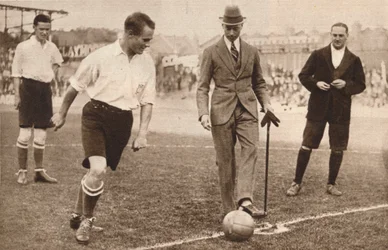 El Duque de York, partido de fútbol benéfico, Tottenham Hotspurs y Corinthians, c1921