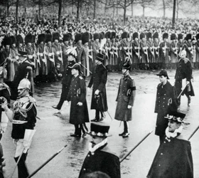 El Duque de York en el cortejo fúnebre del Rey Jorge V, 1936, 1937