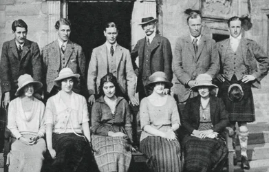 El Duque de York con el grupo de caza del Conde de Strathmore, Escocia, 1921